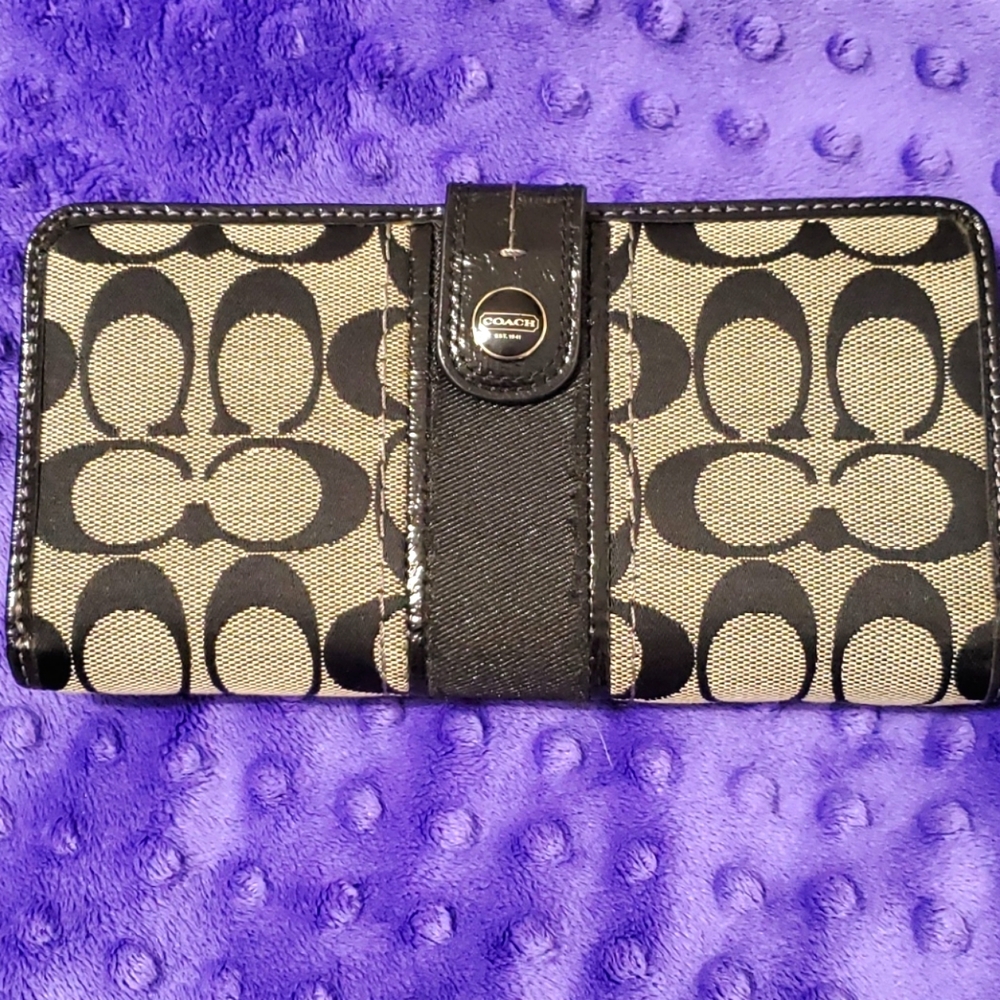 Signature C's Coach wallet